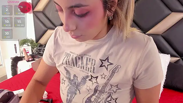 AdrianaHarlow online show from 07-15-26, 07:21