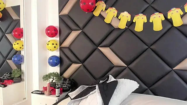 AdrianaHarlow online show from 06-17-26, 07:02