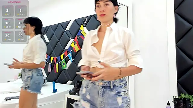 CarlaLinares online show from 06-18-26, 07:52