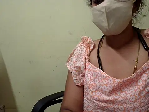 Snapshot of anutamilponnu chatting on 06-09-26, 10:00 anutamilponnu online show from 06-09-26, 10:00