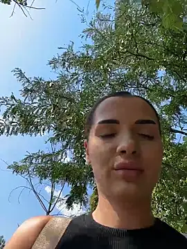 Snapshot of chloenyx chatting on 06-30-26, 01:00 chloenyx online show from 06-30-26, 01:00