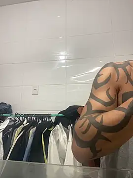 Snapshot of Tatuadomoreno23cm chatting on 06-09-26, 12:44 Tatuadomoreno23cm online show from 06-09-26, 12:44