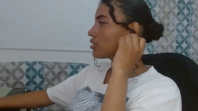 Snapshot of Isabellacarson chatting on 06-25-26, 06:35 Isabellacarson online show from 06-25-26, 06:35