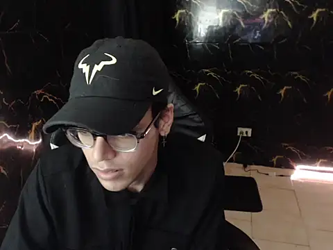 Snapshot of draven_sex chatting on 06-11-26, 07:55 draven sex online show from 06-11-26, 07:55