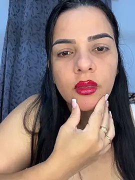 Snapshot of Escarlata2077 chatting on 06-16-26, 02:33 Escarlata2077 online show from 06-16-26, 02:33