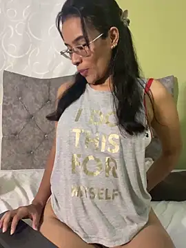 Snapshot of Shalimar1_ chatting on 06-18-26, 12:20 Shalimar1 online show from 06-18-26, 12:20