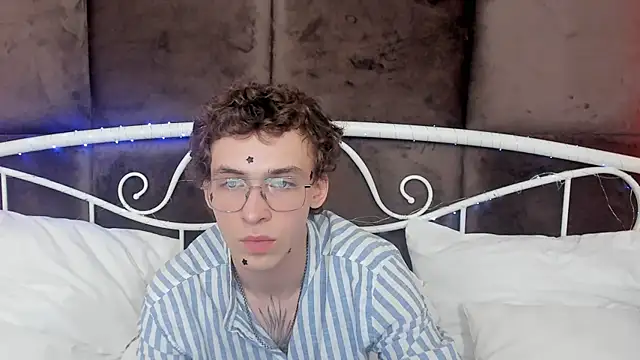 Snapshot of Jacob_Davidson chatting on 06-05-26, 06:52 Jacob Davidson online show from 06-05-26, 06:52