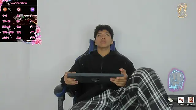 Snapshot of Maximiliano_Young chatting on 06-20-26, 12:10 Maximiliano Young online show from 06-20-26, 12:10
