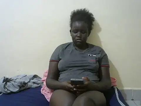 Snapshot of beauty_girl2 chatting on 06-26-26, 05:24 beauty girl2 online show from 06-26-26, 05:24