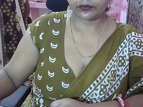 Snapshot of PRIYANKA_023 chatting on 06-25-26, 05:34 PRIYANKA 023 online show from 06-25-26, 05:34
