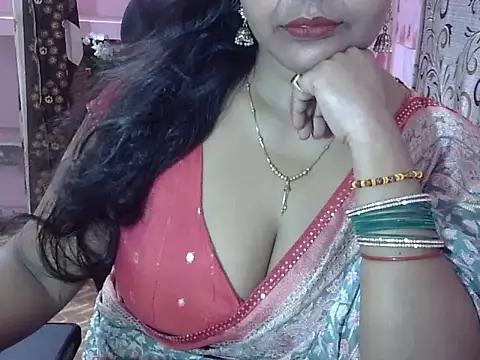 Snapshot of PRIYANKA_023 chatting on 06-04-26, 06:07 PRIYANKA 023 online show from 06-04-26, 06:07