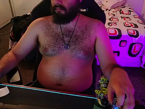 Snapshot of Latinbearhairy chatting on 06-12-26, 04:10 Latinbearhairy online show from 06-12-26, 04:10