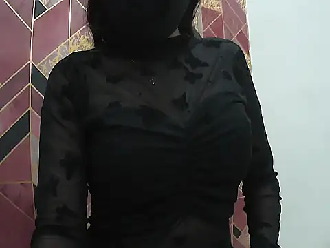 Snapshot of Hot-Roshni chatting on 06-08-26, 05:46 Hot-Roshni online show from 06-08-26, 05:46