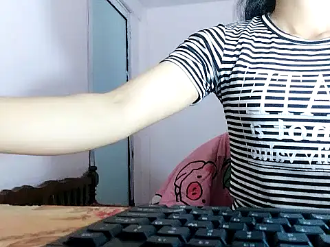 Snapshot of Hean99 chatting on 07-21-26, 02:18 Hean99 online show from 07-21-26, 02:18