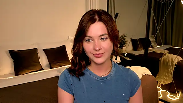 Snapshot of MurielGray chatting on 06-07-26, 06:07 MurielGray online show from 06-07-26, 06:07