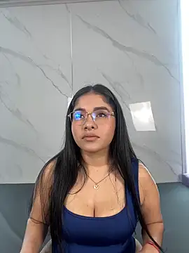 Snapshot of ValentinaLuciana chatting on 06-11-26, 01:19 ValentinaLuciana online show from 06-11-26, 01:19