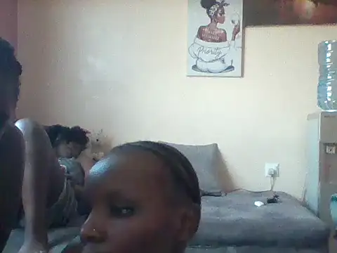 Snapshot of Prettypappi77 chatting on 06-25-26, 12:10 Prettypappi77 online show from 06-25-26, 12:10