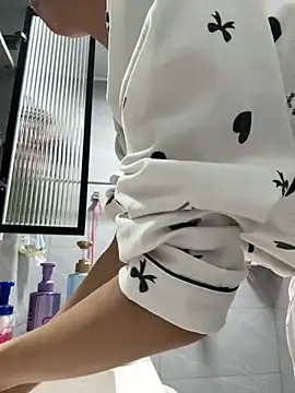 Snapshot of Xiao_Mao_meow chatting on 06-11-26, 12:32 Xiao Mao meow online show from 06-11-26, 12:32