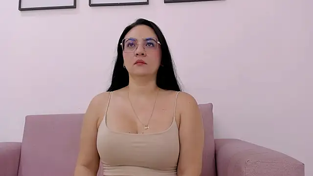 Snapshot of Lunna_Ferrer chatting on 07-19-26, 01:52 Lunna Ferrer online show from 07-19-26, 01:52