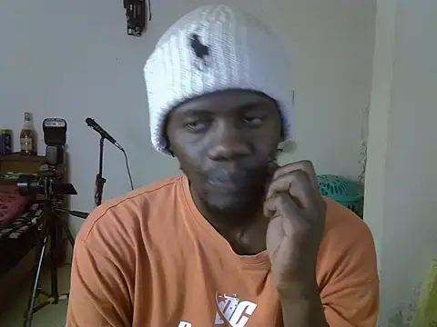 Snapshot of Thee_Biggest chatting on 06-09-26, 05:03 Thee Biggest online show from 06-09-26, 05:03
