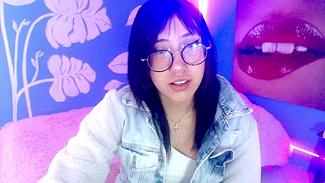 Snapshot of eli_doll chatting on 06-18-26, 11:15 eli doll online show from 06-18-26, 11:15