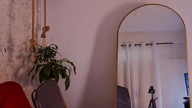 chloe bronze online show from 06-26-26, 07:31