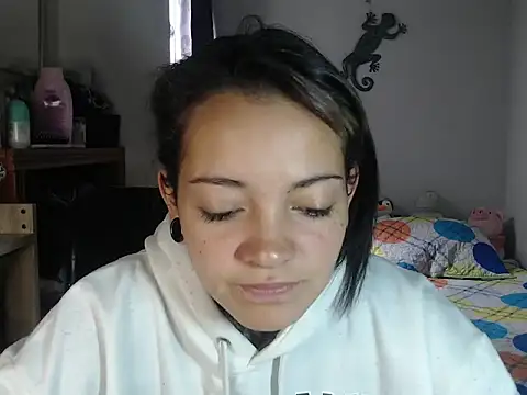 Snapshot of hanya23_ chatting on 06-05-26, 04:13 hanya23 online show from 06-05-26, 04:13