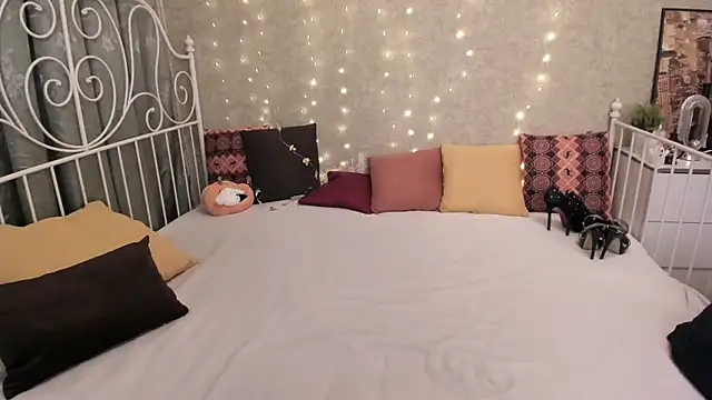 sophialinn online show from 10-25-25, 05:39