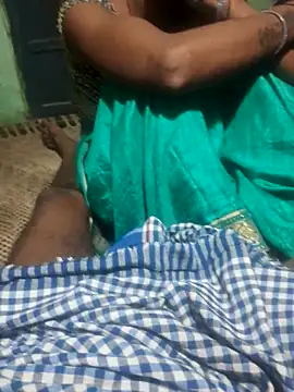 Snapshot of desiwife123coupl chatting on 07-19-26, 05:32 desiwife123coupl online show from 07-19-26, 05:32
