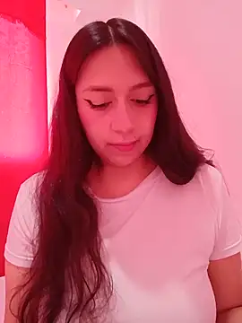 Snapshot of AlondraGomez1_ chatting on 06-17-26, 01:32 AlondraGomez1 online show from 06-17-26, 01:32
