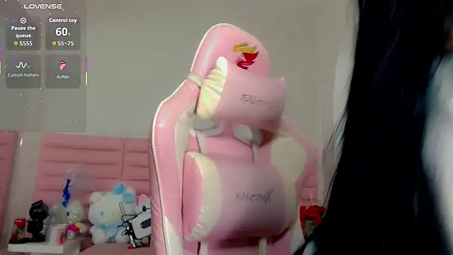 Snapshot of katiuska_lovely chatting on 07-31-26, 04:45 katiuska lovely online show from 07-31-26, 04:45
