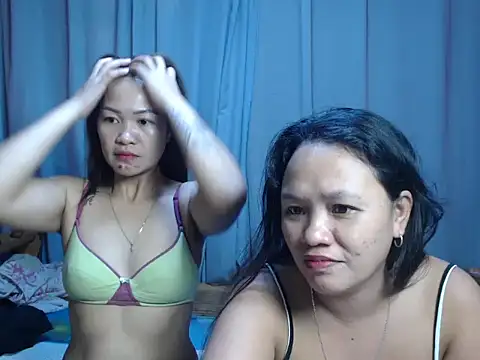 Snapshot of urpretty_hotmama chatting on 06-13-26, 08:01 urpretty hotmama online show from 06-13-26, 08:01
