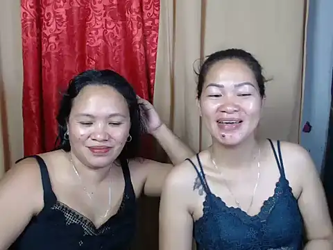 Snapshot of urpretty_hotmama chatting on 06-25-26, 03:04 urpretty hotmama online show from 06-25-26, 03:04