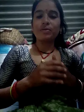Snapshot of Aarti9080 chatting on 06-04-26, 04:22 Aarti9080 online show from 06-04-26, 04:22