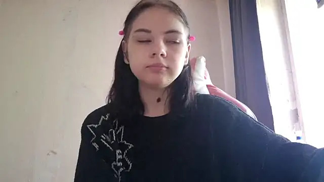 Snapshot of MilaTease chatting on 06-05-26, 06:52 MilaTease online show from 06-05-26, 06:52