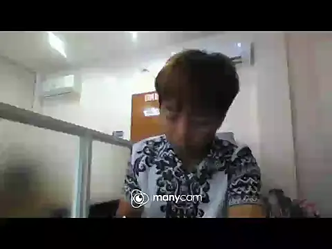 Snapshot of Silent_Angelxx chatting on 06-08-26, 12:49 Silent Angelxx online show from 06-08-26, 12:49