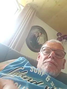 Snapshot of Hasen700 chatting on 07-07-26, 12:52 Hasen700 online show from 07-07-26, 12:52