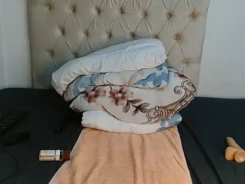 Lihle 00 online show from 06-22-26, 01:22