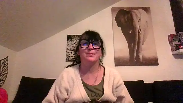 Snapshot of sexujuly88 chatting on 05-01-26, 08:47 sexujuly88 online show from 05-01-26, 08:47