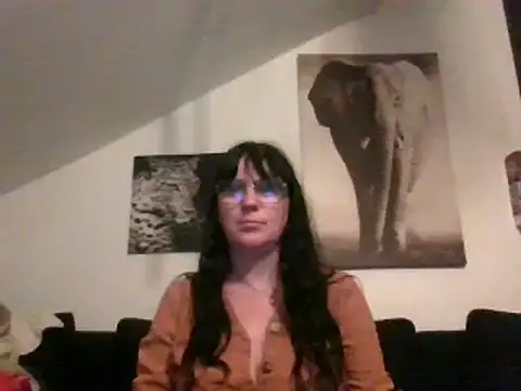 Snapshot of sexujuly88 chatting on 09-20-25, 09:09 sexujuly88 online show from 09-20-25, 09:09