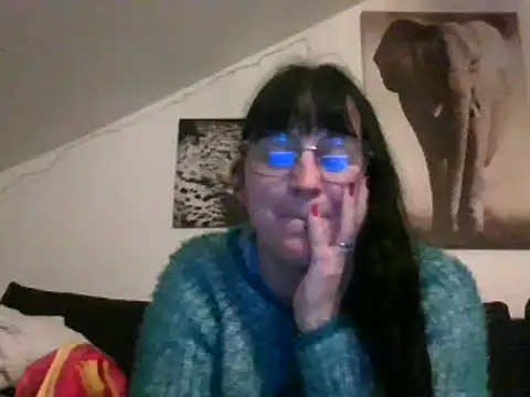 Snapshot of sexujuly88 chatting on 03-17-25, 10:19 sexujuly88 online show from 03-17-25, 10:19