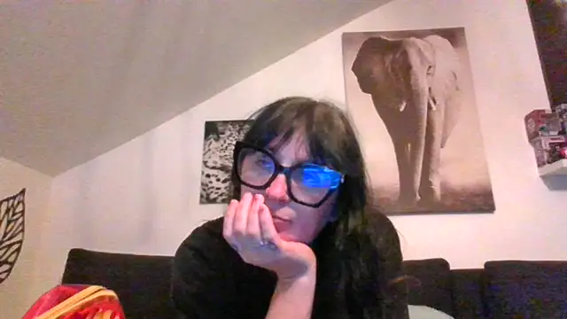 Snapshot of sexujuly88 chatting on 06-04-26, 09:19 sexujuly88 online show from 06-04-26, 09:19