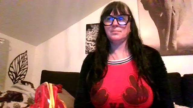 Snapshot of sexujuly88 chatting on 06-10-26, 09:05 sexujuly88 online show from 06-10-26, 09:05