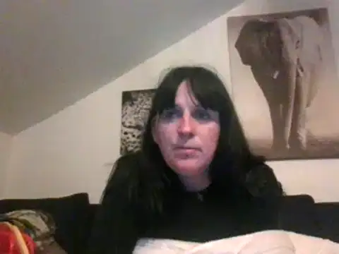 Snapshot of sexujuly88 chatting on 10-12-25, 08:21 sexujuly88 online show from 10-12-25, 08:21