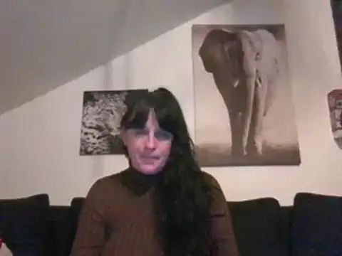 Snapshot of sexujuly88 chatting on 09-16-25, 09:27 sexujuly88 online show from 09-16-25, 09:27