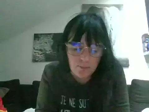 Snapshot of sexujuly88 chatting on 09-12-25, 06:02 sexujuly88 online show from 09-12-25, 06:02