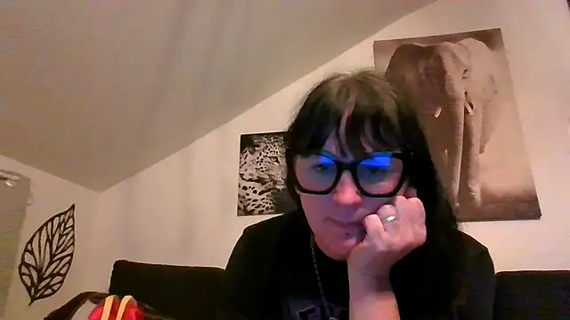 Snapshot of sexujuly88 chatting on 06-08-26, 09:15 sexujuly88 online show from 06-08-26, 09:15
