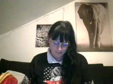 Snapshot of sexujuly88 chatting on 03-21-25, 11:01 sexujuly88 online show from 03-21-25, 11:01