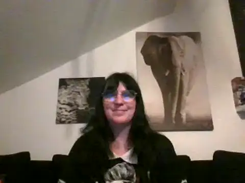 Snapshot of sexujuly88 chatting on 09-19-25, 09:41 sexujuly88 online show from 09-19-25, 09:41