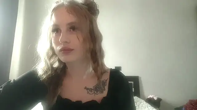 AnnamarieMcalpin online show from 06-10-26, 10:27